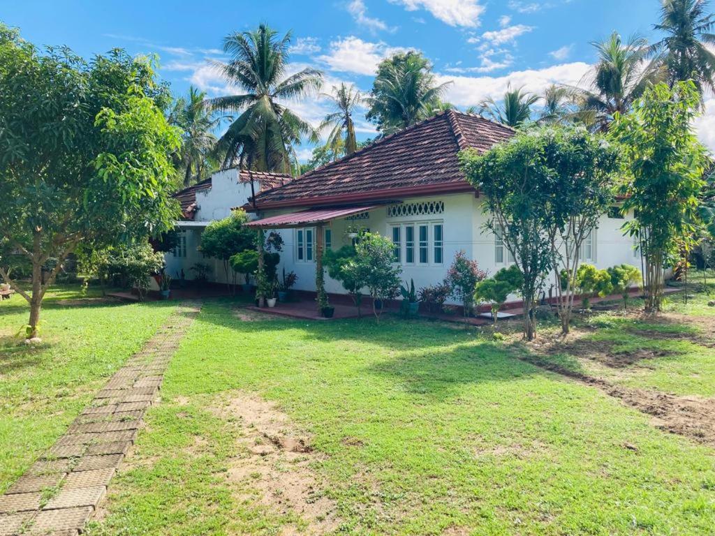 Glorious Villa Tangalle Exterior photo
